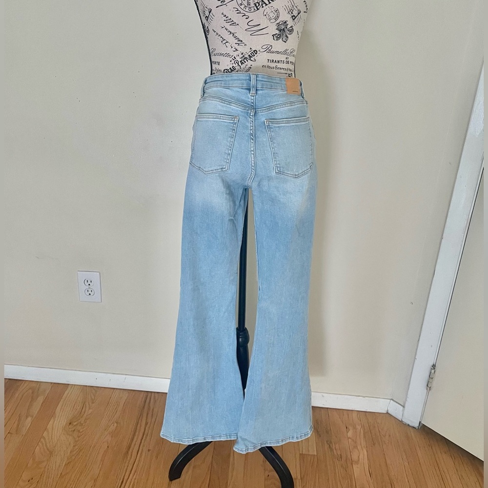 Bershka Light Blue Flare Jeans Womens Size 6 Inseam 28” High Rise